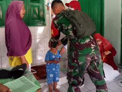 Wujudkan Balita Sehat, Babinsa Sondakan Dampingi Dampingi Kegiatan Posyandu di Wilayah Binaan