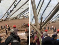 Tim SAR Sat Brimob Polda Jabar Evakuasi Korban Longsor di Desa Pasirlangu, Cisarua KBB