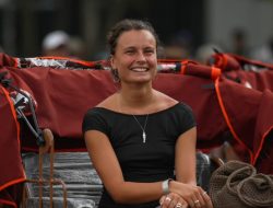 Momen WN Jerman Happy Jajal Becak Listrik Bantuan Prabowo: Ini Inisiatif yang Bagus